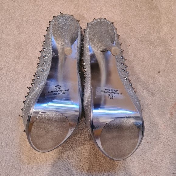 Glittery heels - Picture 3 of 3